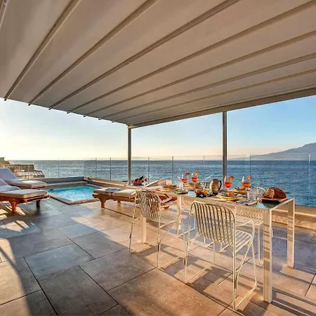 Gocce - Tramontana Stunning Waterfront Apartment Vico Equense